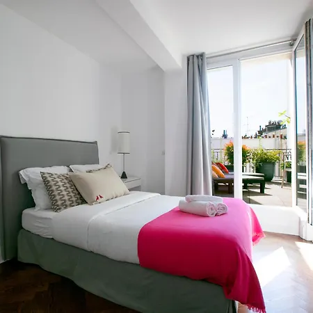 Magnificient 2 Bedrooms With Terrace Next To Champs-elysées - Pc62b Appartamento