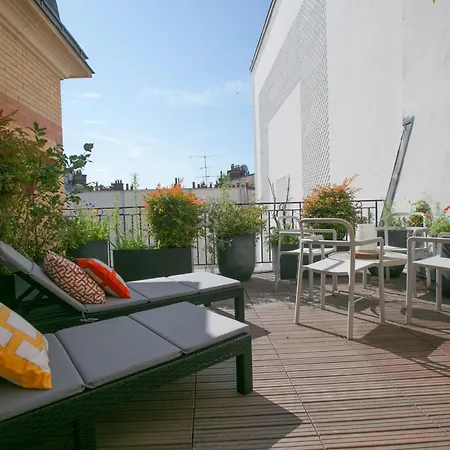 Magnificient 2 Bedrooms With Terrace Next To Champs-elysées - Pc62b